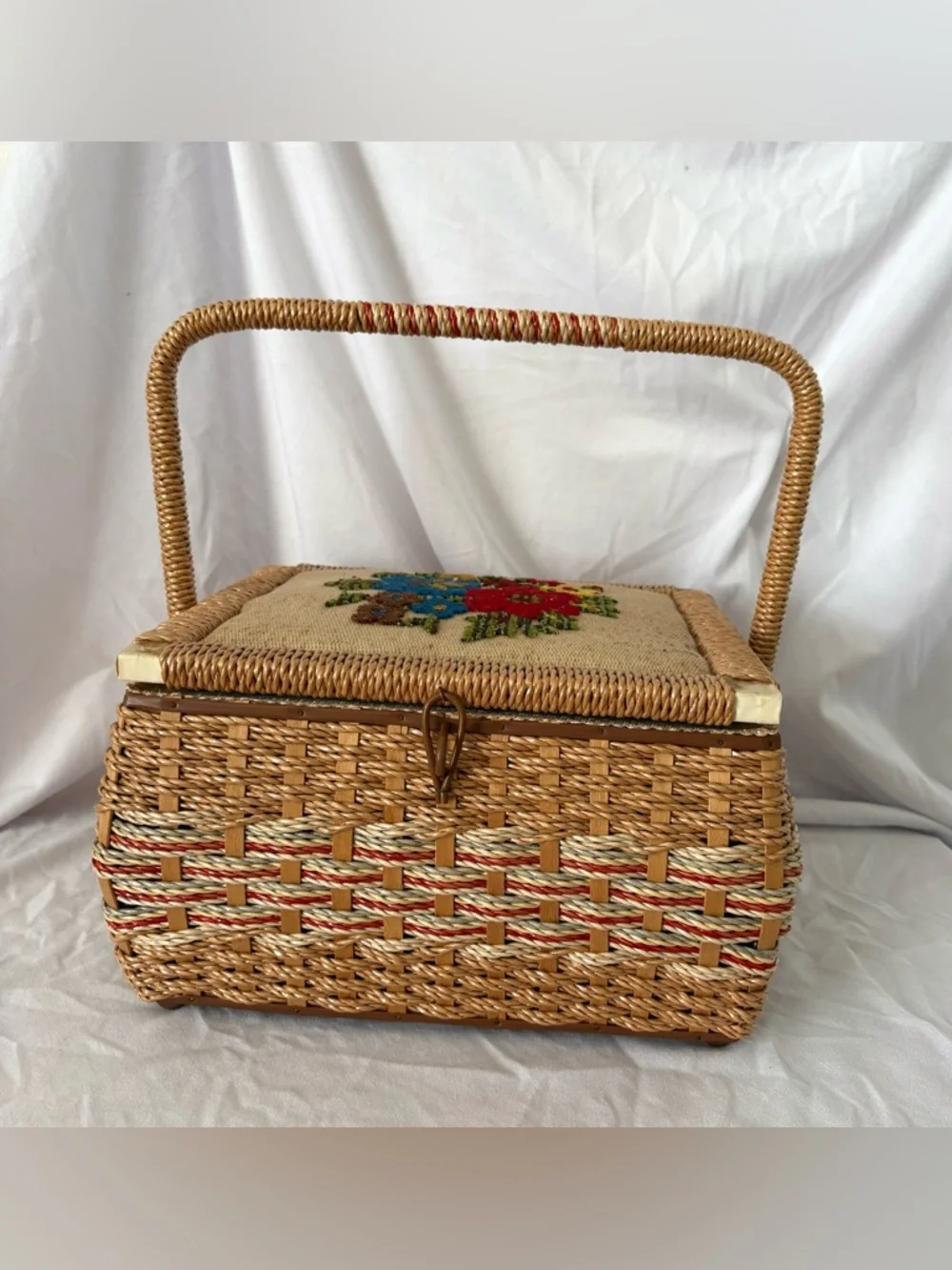 Vintage 70s wicker embroidered floral sewing basket container box home decor